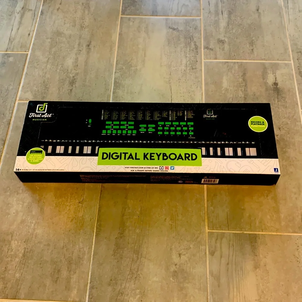 NWT First Act Musician Digital Keyboard - Picture 1 of 4